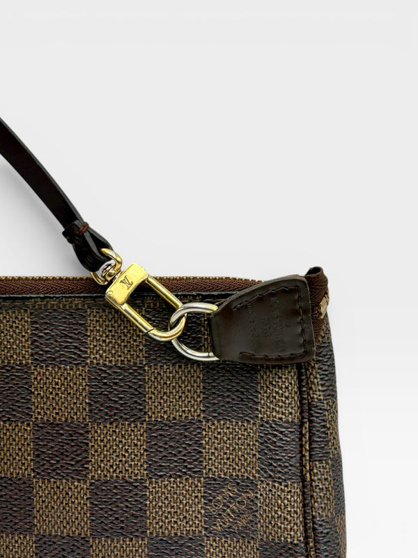 Louis Vuitton Pochette Accessoires – Damier Ebene
